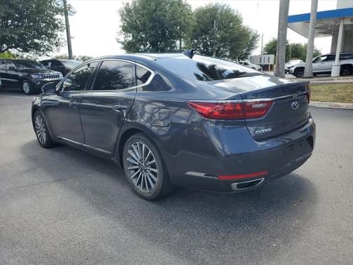 2017 Kia Cadenza Technology