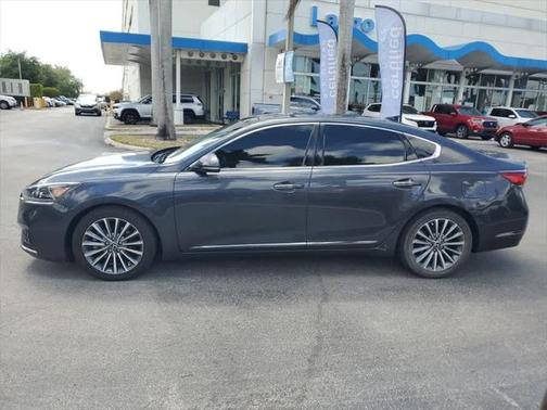 2017 Kia Cadenza Technology