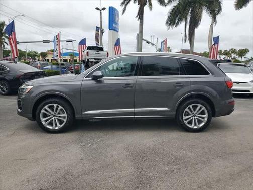 2025 Audi Q7 45 Premium