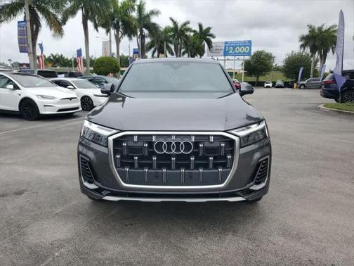 2025 Audi Q7 45 Premium
