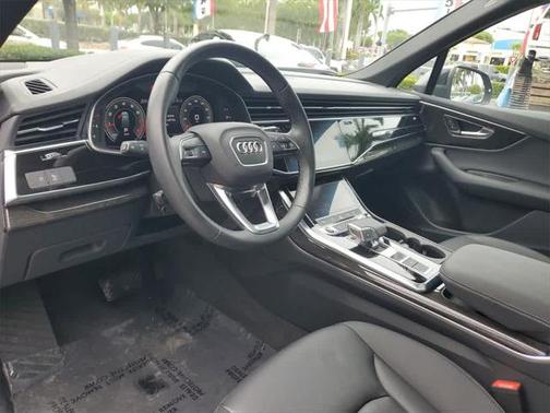 2025 Audi Q7 45 Premium