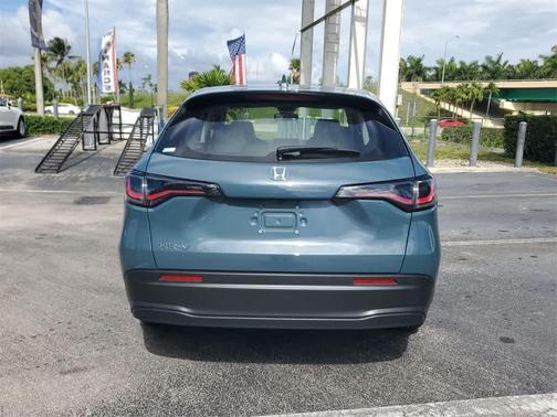 2025 Honda HR-V LX
