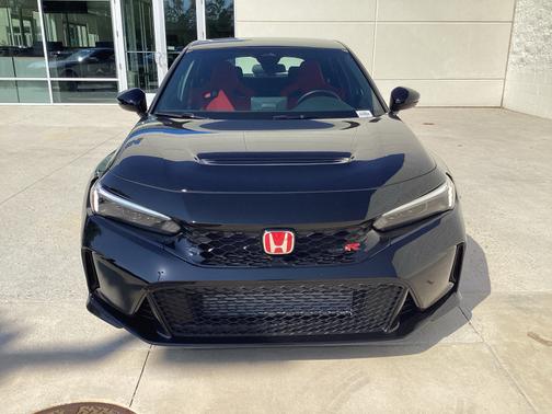 Crystal Black Pearl 2025 Honda Civic Type R