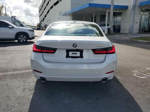 2025 BMW 330 i