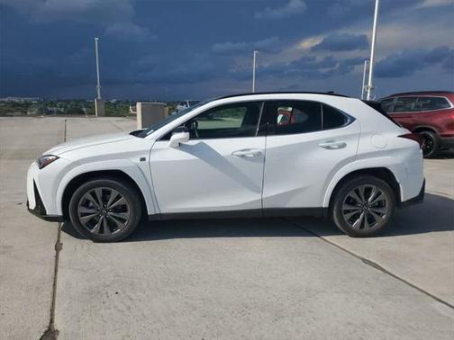 2024 Lexus UX 250h F SPORT Design