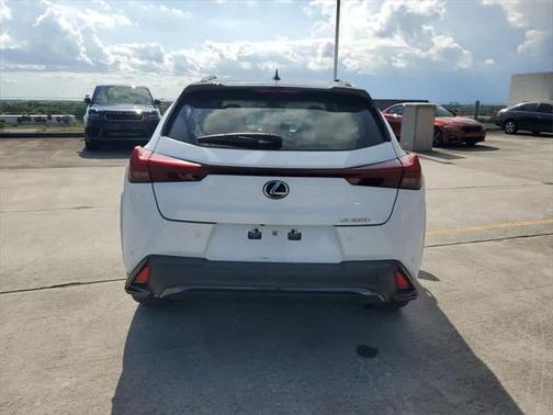 2024 Lexus UX 250h F SPORT Design