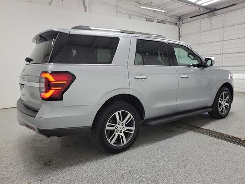 ICONIC SILVER METALLIC 2024 Ford Expedition LIMITED