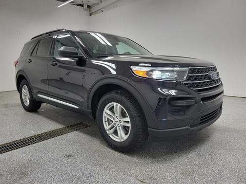 AGATE BLACK METALLIC 2023 Ford Explorer XLT