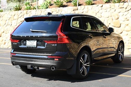 2018 Volvo XC60 T6 Momentum