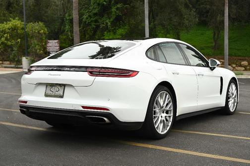 2019 Porsche Panamera 4