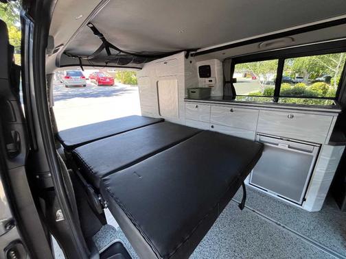 2018 Mercedes-Benz Metris Base