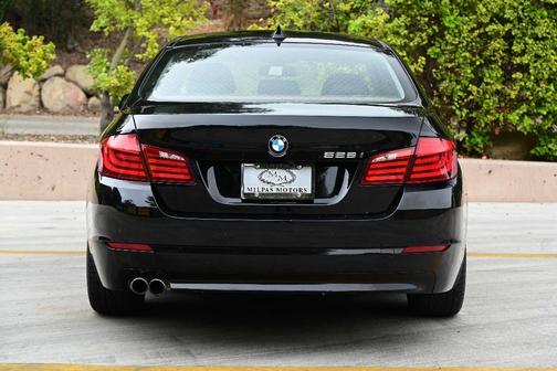 2011 BMW 528 i