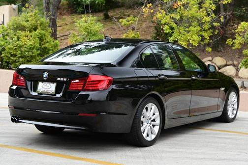 2011 BMW 528 i