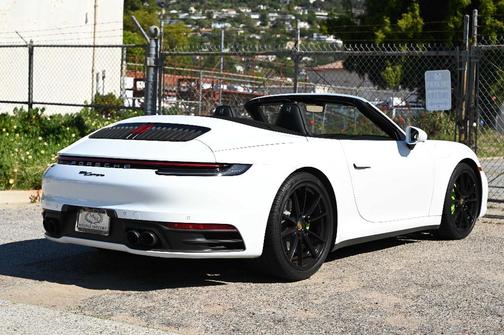 2020 Porsche 911 Carrera