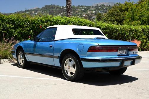 1990 Buick Reatta Base