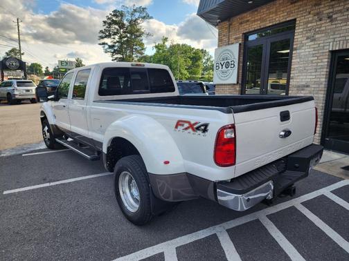White 2016 Ford F-350 Lariat