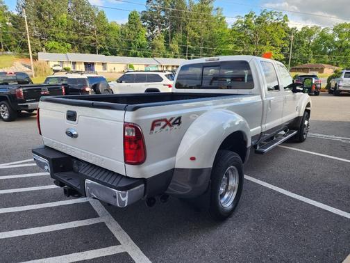 White 2016 Ford F-350 Lariat