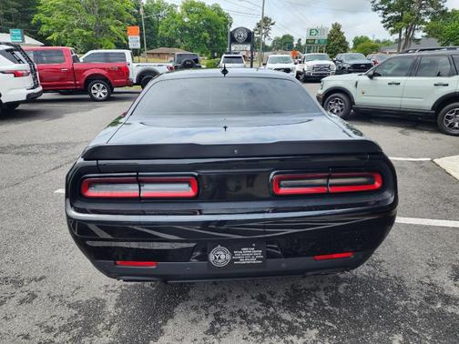 Pitch Black Clearcoat 2021 Dodge Challenger R/T