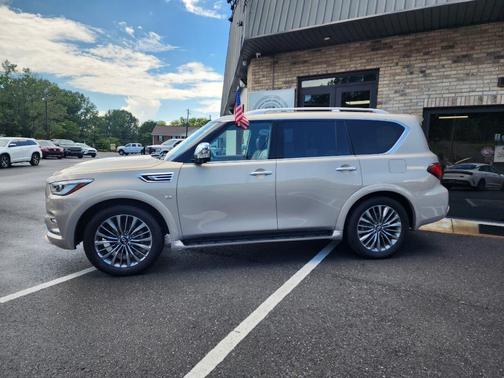 2018 INFINITI QX80 Base