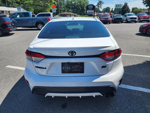 White 2022 Toyota Corolla SE