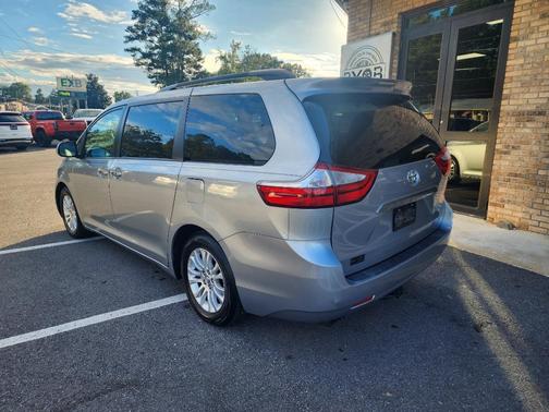 2015 Toyota Sienna XLE