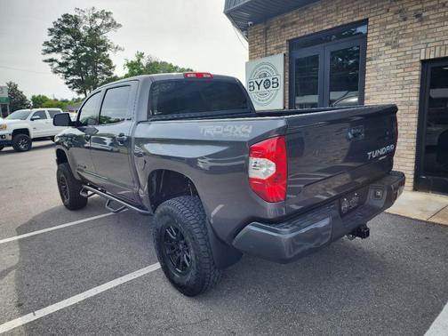 Green 2018 Toyota Tundra SR5