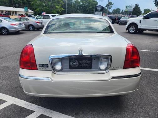 2006 Lincoln Town Car Signature