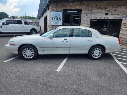 2006 Lincoln Town Car Signature