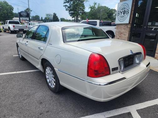 2006 Lincoln Town Car Signature