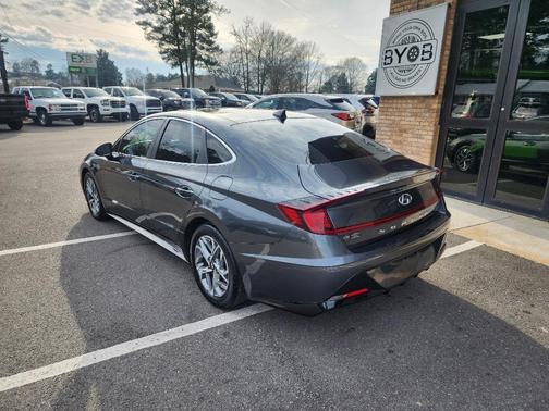 2022 Hyundai SONATA SEL