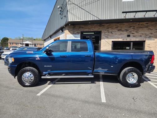 2021 RAM 3500 Big Horn Crew Cab 4x4 8' Box