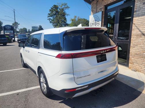2022 Kia Carnival LX