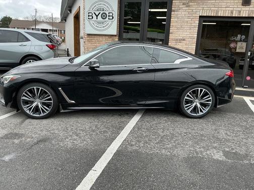 2017 INFINITI Q60 2.0t Premium
