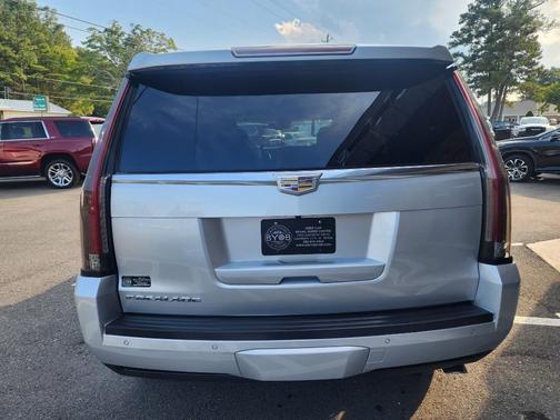 2016 Cadillac Escalade Luxury