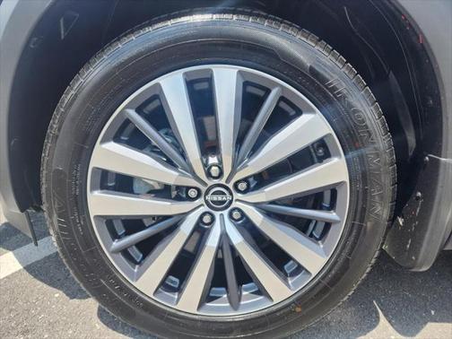 2022 Nissan Pathfinder Platinum 2WD