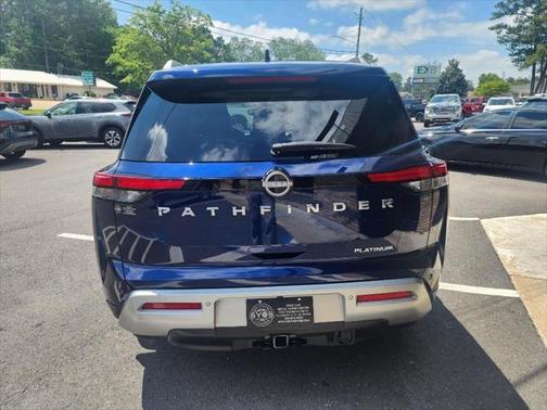 2022 Nissan Pathfinder Platinum 2WD
