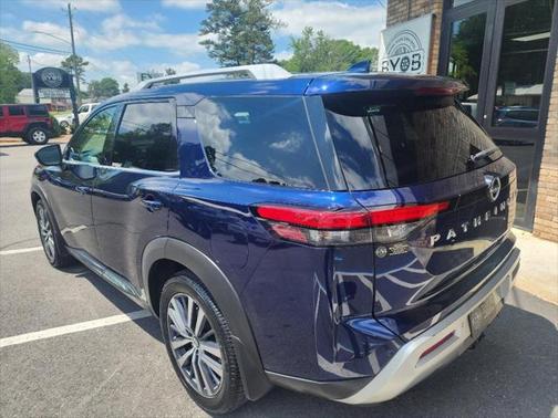 2022 Nissan Pathfinder Platinum 2WD