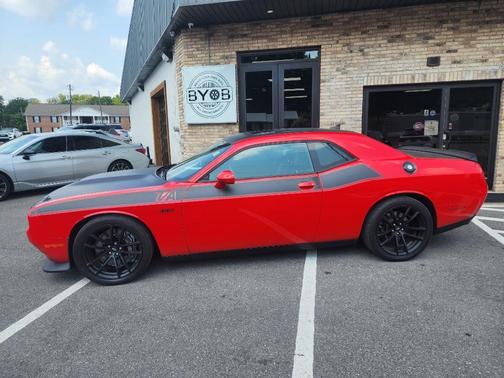 2017 Dodge Challenger R/T 392