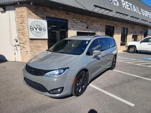 2020 Chrysler Pacifica Touring-L Plus