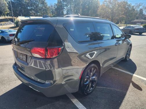2020 Chrysler Pacifica Touring-L Plus