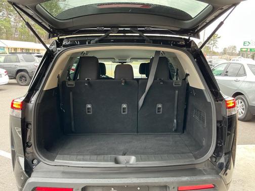 2023 Nissan Pathfinder S FWD