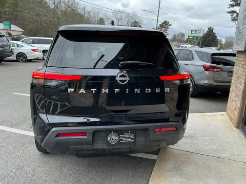 2023 Nissan Pathfinder S FWD