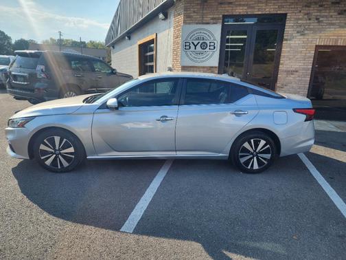 2021 Nissan Altima 2.5 SV