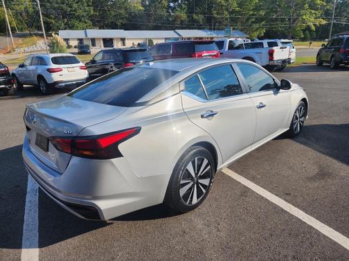 2021 Nissan Altima 2.5 SV