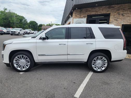 Crystal White Tricoat 2019 Cadillac Escalade Platinum