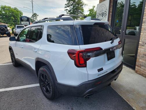 Summit White 2021 GMC Acadia AWD AT4