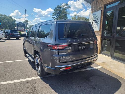 2022 Jeep Wagoneer Series II 4x2