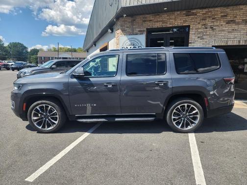 2022 Jeep Wagoneer Series II 4x2