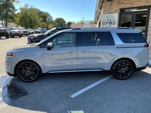 Ceramic Silver 2024 Kia Carnival SX Prestige
