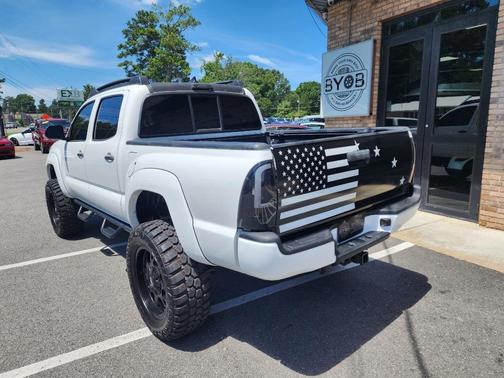 Super White 2014 Toyota Tacoma SR5